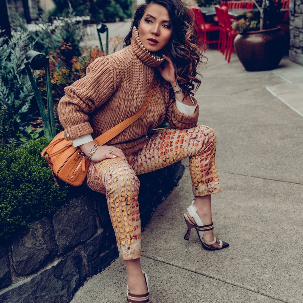 Chloe Pearl Colar Knitted Sweater